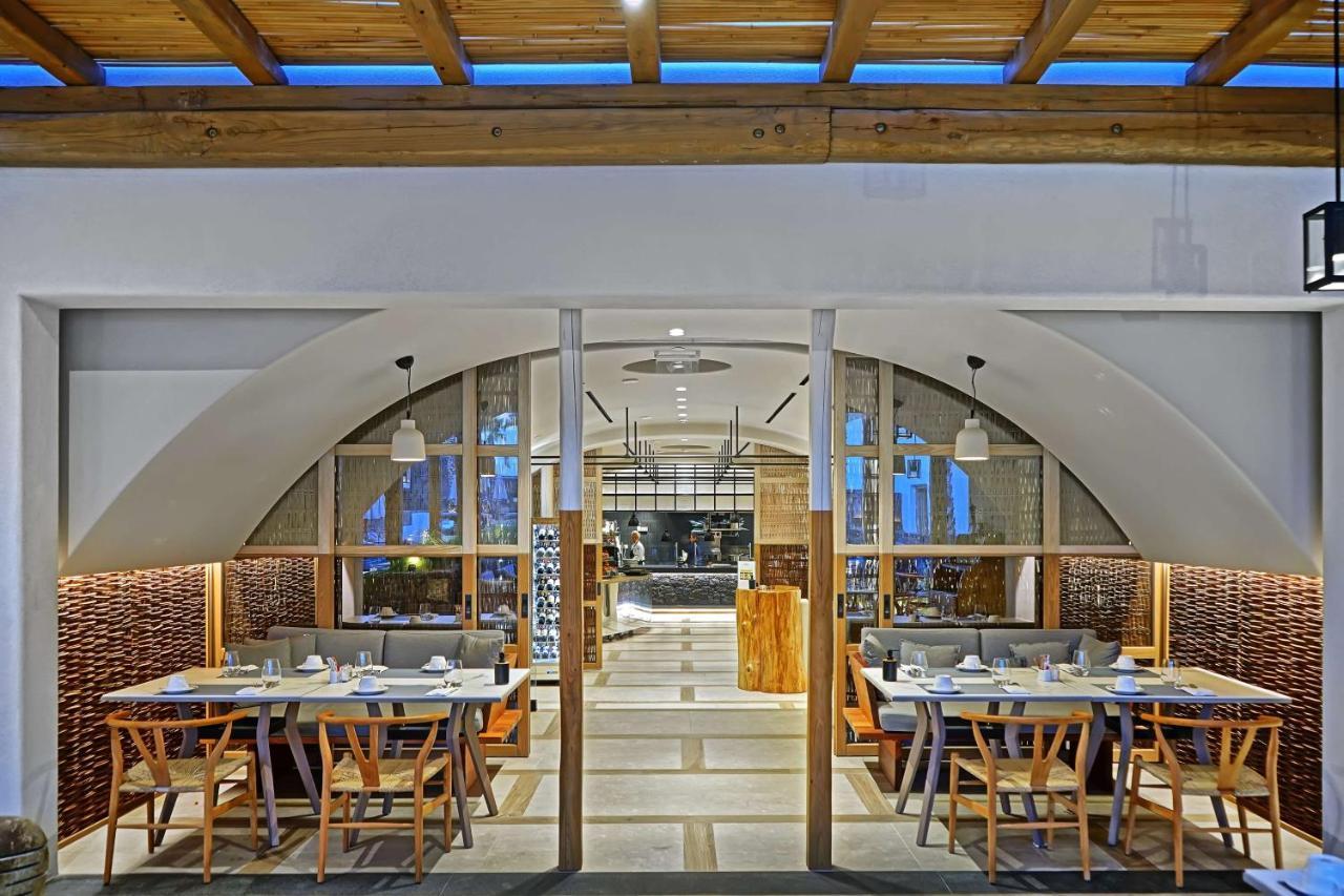 Radisson Blu Zaffron Resort, Santorini (Adults Only) Kamári エクステリア 写真