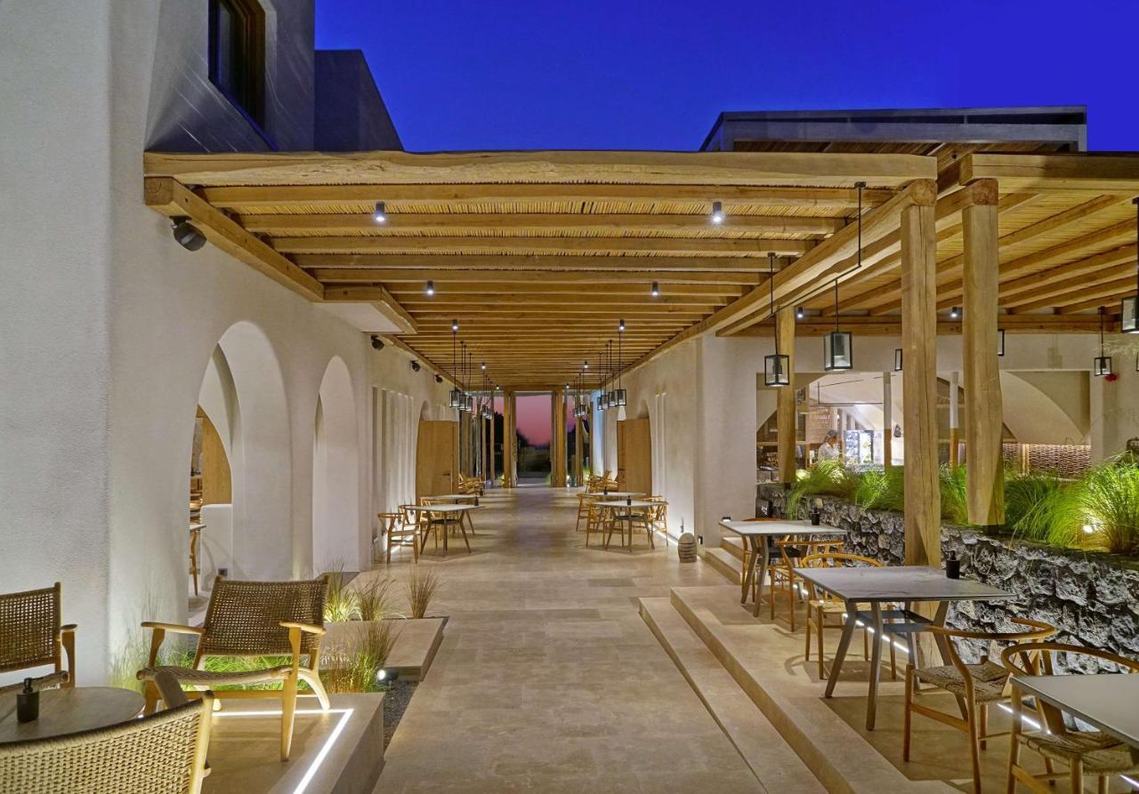 Radisson Blu Zaffron Resort, Santorini (Adults Only) Kamári エクステリア 写真