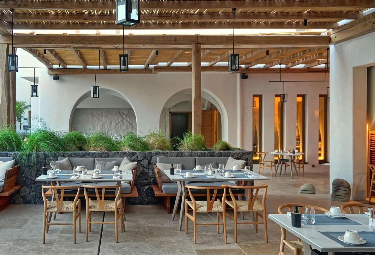Radisson Blu Zaffron Resort, Santorini (Adults Only) Kamári エクステリア 写真
