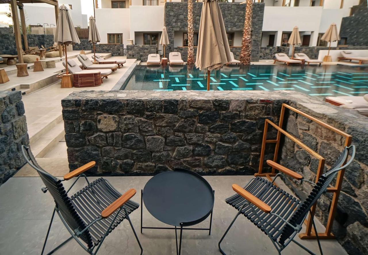 Radisson Blu Zaffron Resort, Santorini (Adults Only) Kamári エクステリア 写真