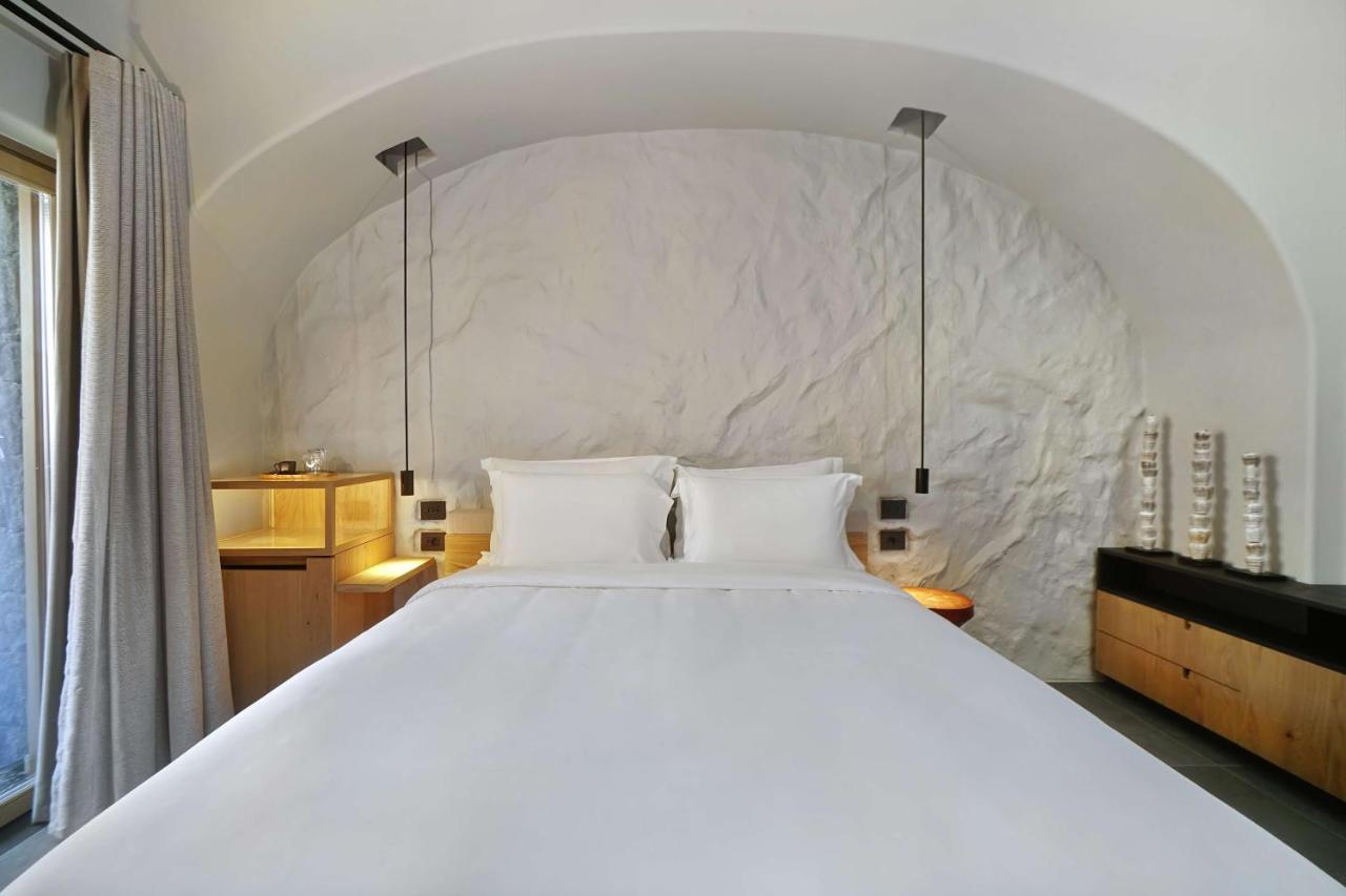 Radisson Blu Zaffron Resort, Santorini (Adults Only) Kamári エクステリア 写真