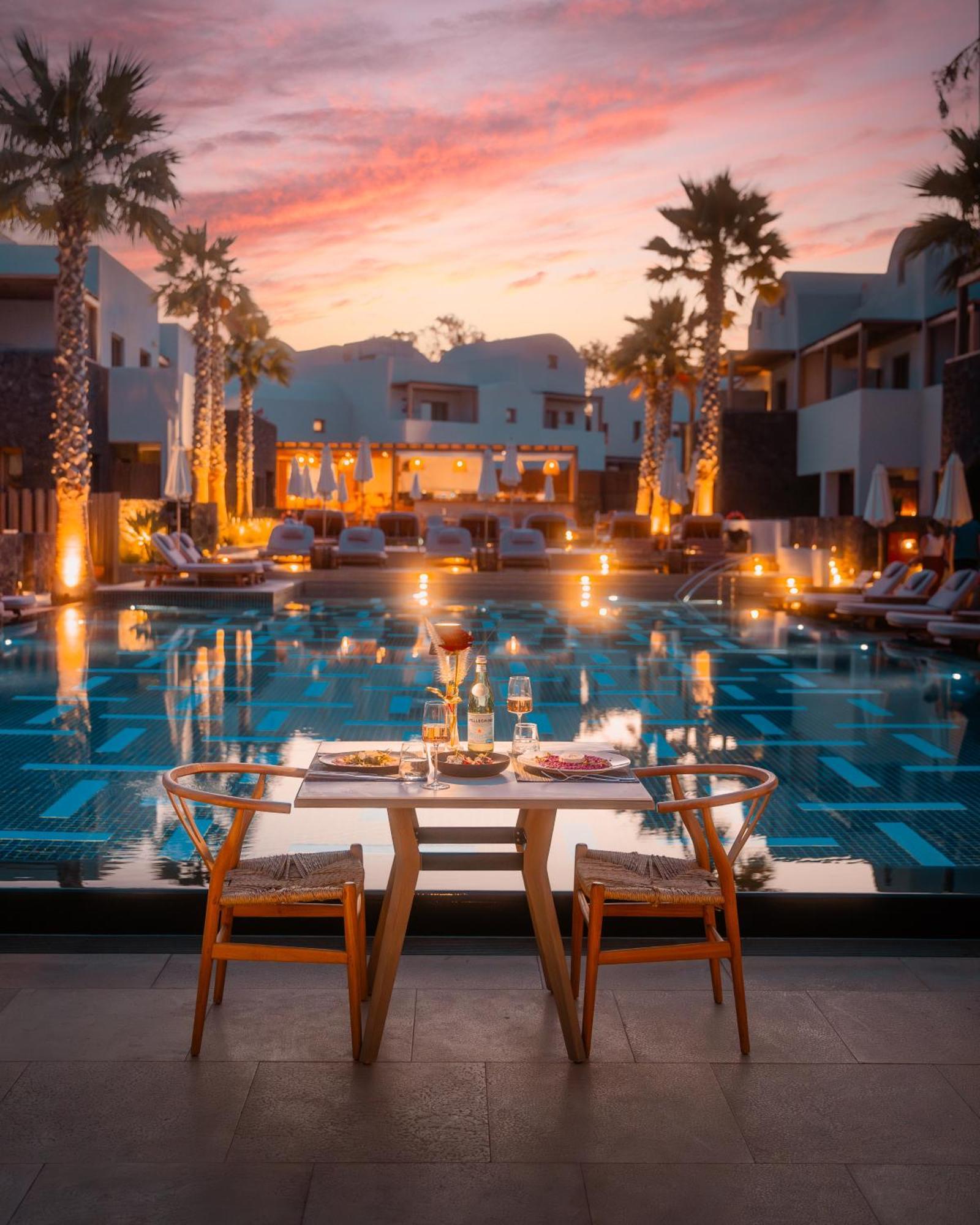 Radisson Blu Zaffron Resort, Santorini (Adults Only) Kamári エクステリア 写真