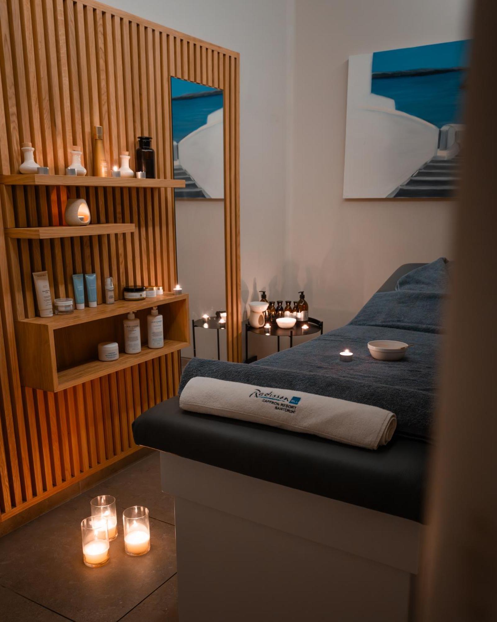 Radisson Blu Zaffron Resort, Santorini (Adults Only) Kamári エクステリア 写真