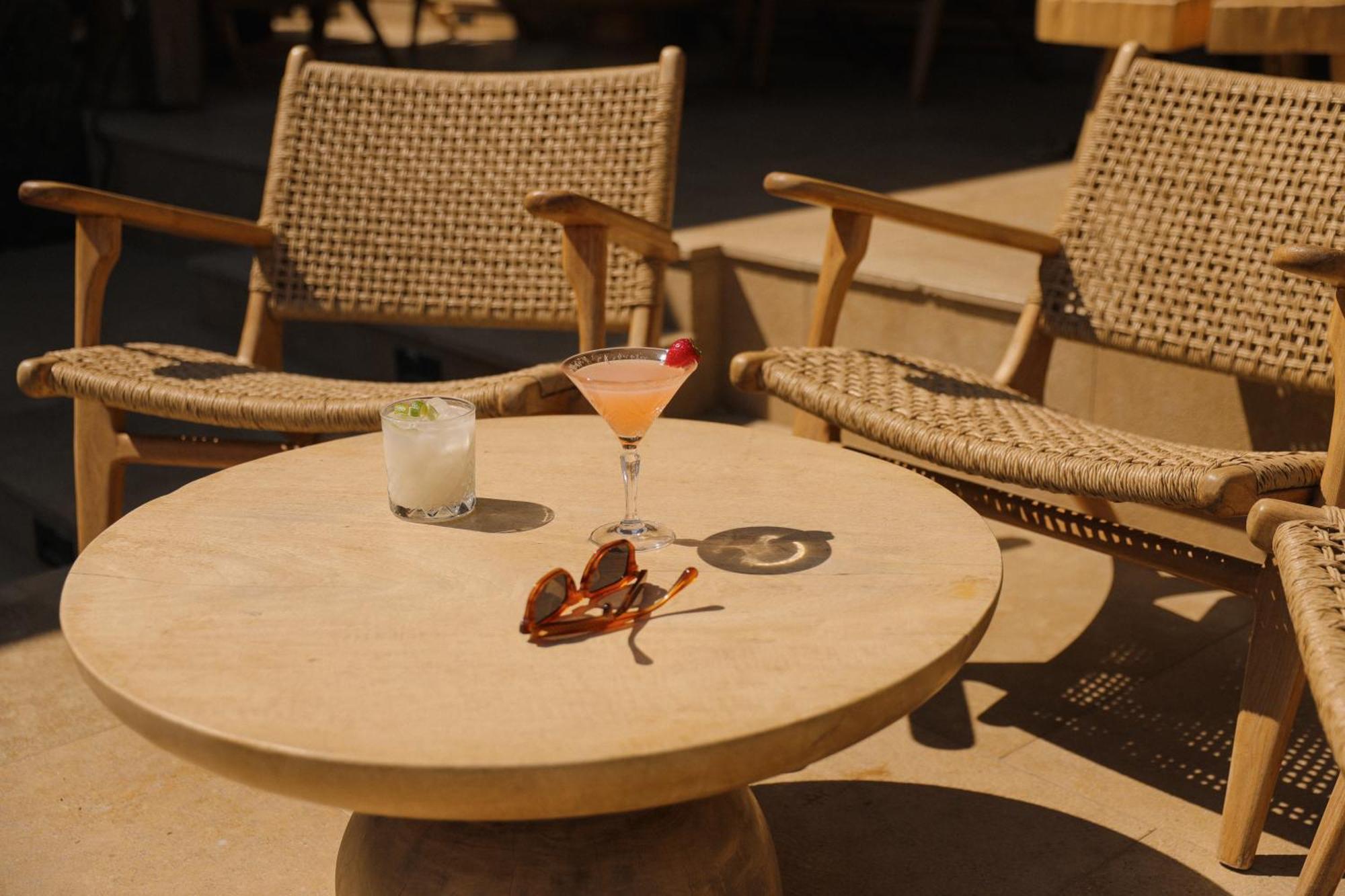 Radisson Blu Zaffron Resort, Santorini (Adults Only) Kamári エクステリア 写真